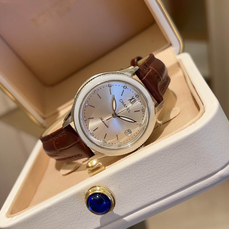 Chanel 33mm 022484